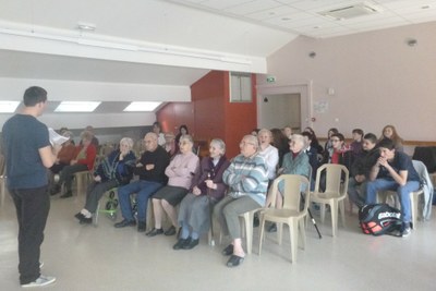 Rencontre résidents-collégiens 25-04-2016